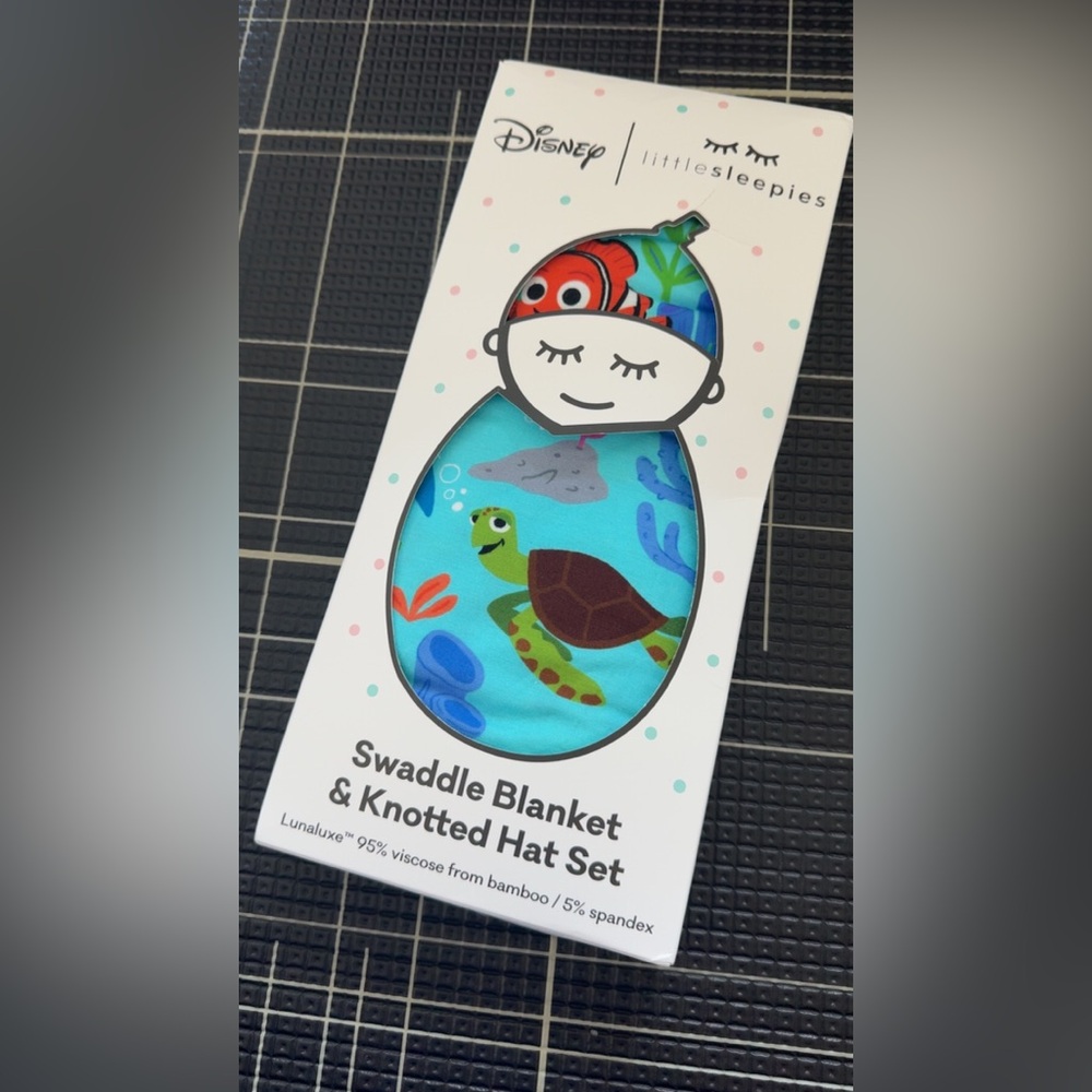 Little Sleepies Swaddle Blanket & Knotted Hat Set - finding Nemo